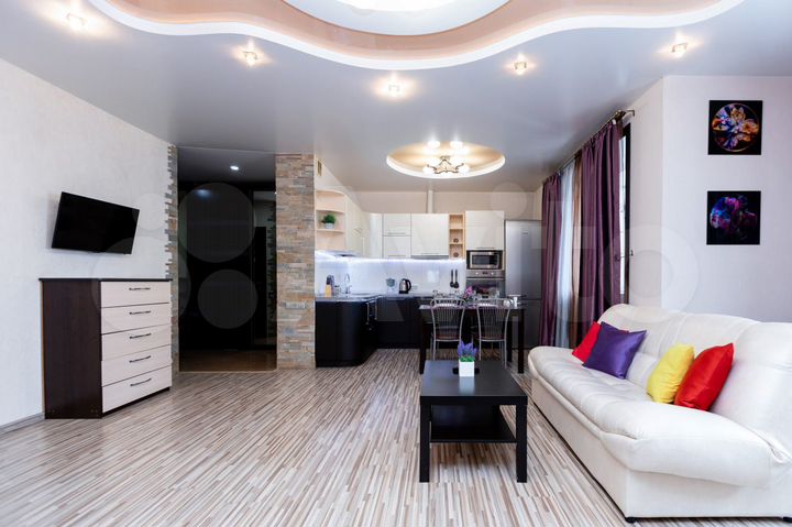 2-к. квартира, 66 м², 8/17 эт.