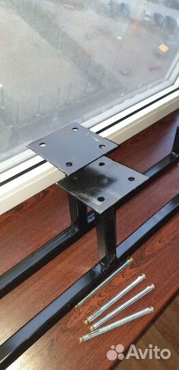 Полка на потолок под сноуборд и лыжи