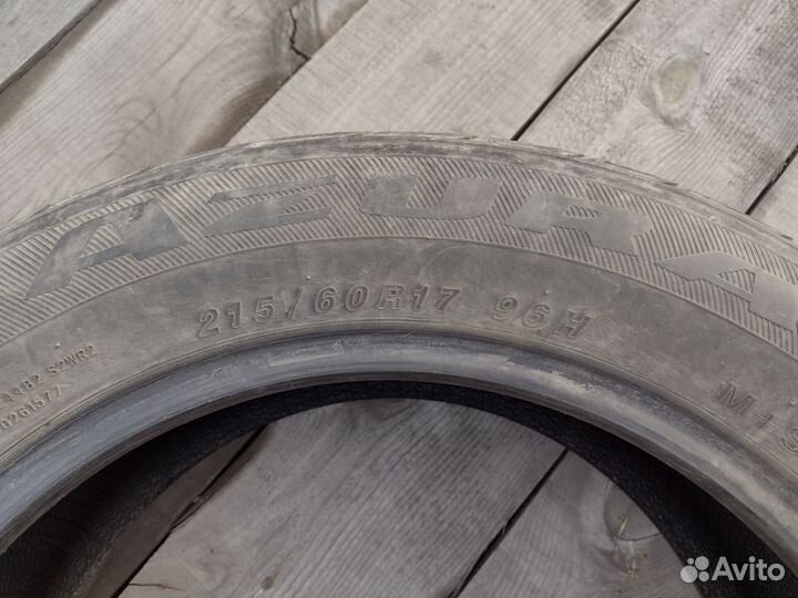 Zeta Azura 215/60 R17