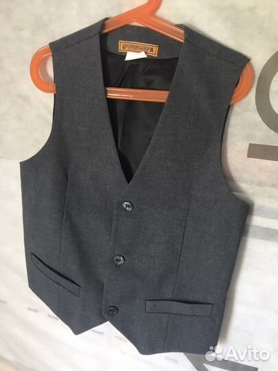 Жилетка для мальчика школьная серая