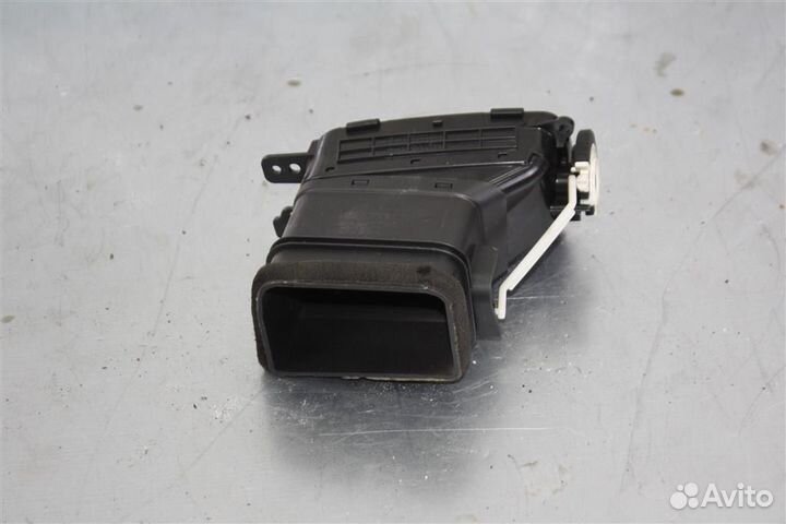 Дефлектор воздушный левый Hyundai-KIA grand starex