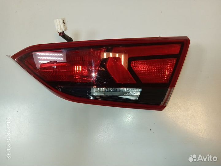 Фонарь крышки багажника правый Solaris 2