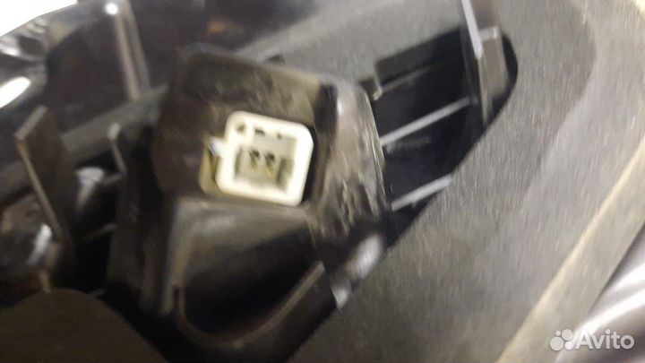 Фонарь задний внутренний правый Toyota RAV4