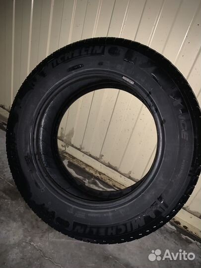 Michelin X-Ice 215/60 R16