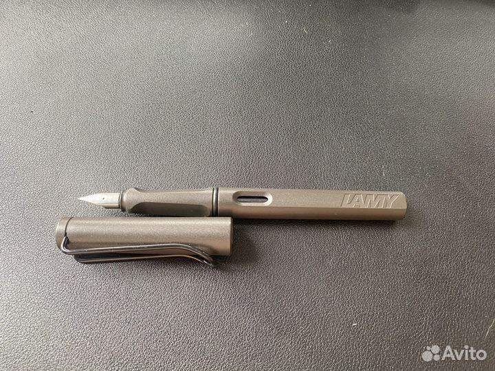 Перьевая ручка Lamy Safari Charcoal EF