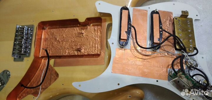 Классная электрогитара