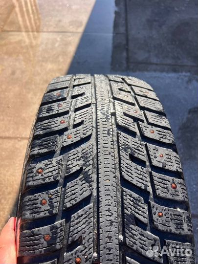 Kumho I'Zen KW22 235/65 R17