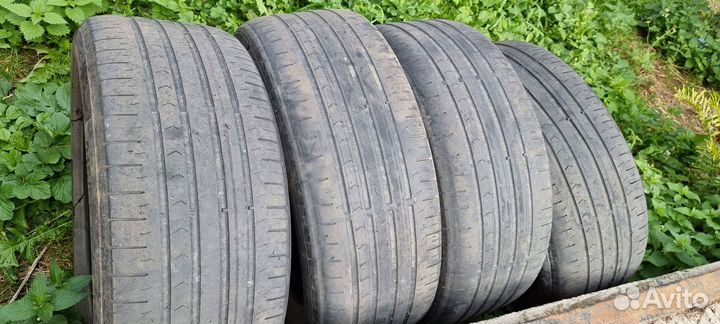 Continental ContiPremiumContact 5 215/55 R16 93V