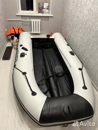 Лодка Regatta320