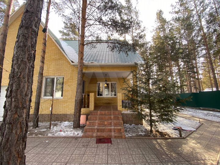 Дом 238 м² на участке 19,6 сот.