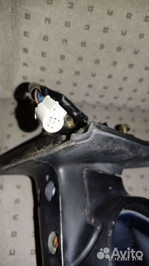 Зеркало правое Toyota Corolla Spacio NZE121