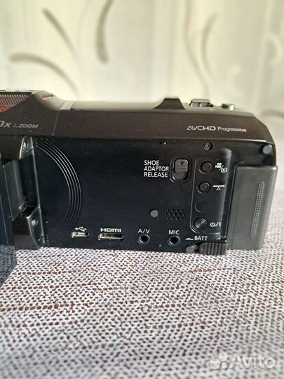 Продам видеокамеру Panasonic HC-V730