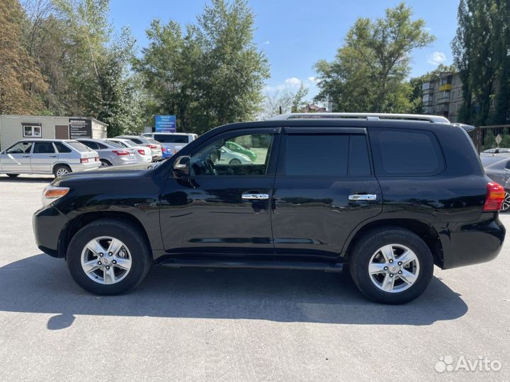 Toyota Land Cruiser, 2011