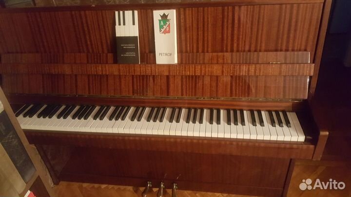 Чешское пианино petrof