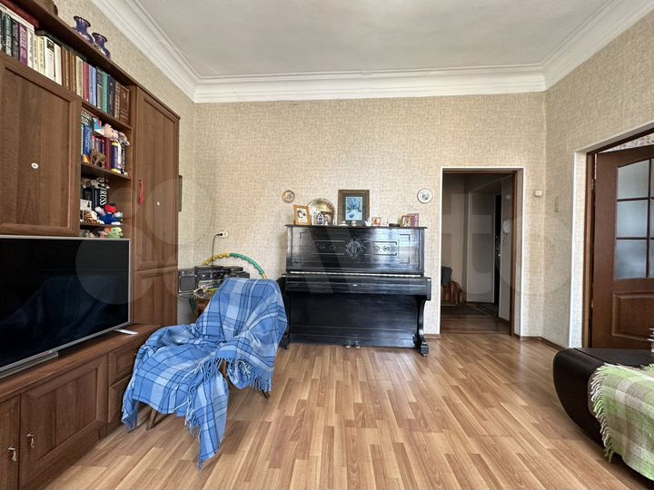 4-к. квартира, 84 м², 3/5 эт.