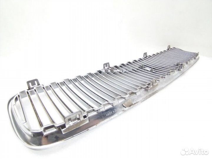 Решетка радиатора передняя Volvo V50 1 2005