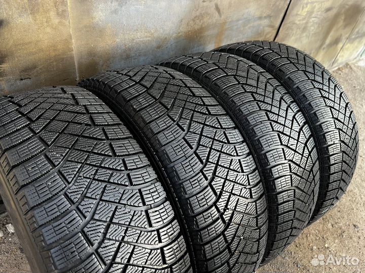 Pirelli Ice Zero FR 225/65 R17