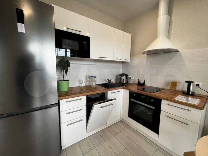 2-к. квартира, 55 м², 8/12 эт.