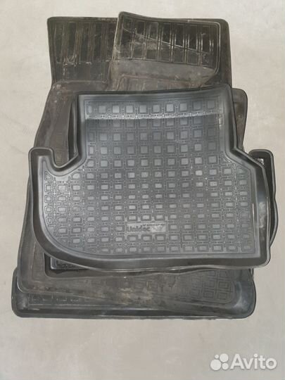 Резиновые коврики в bmw f10 бмв