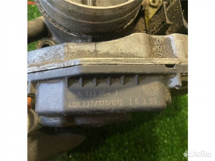 Заслонка дроссельная Volkswagen Golf 4 2000