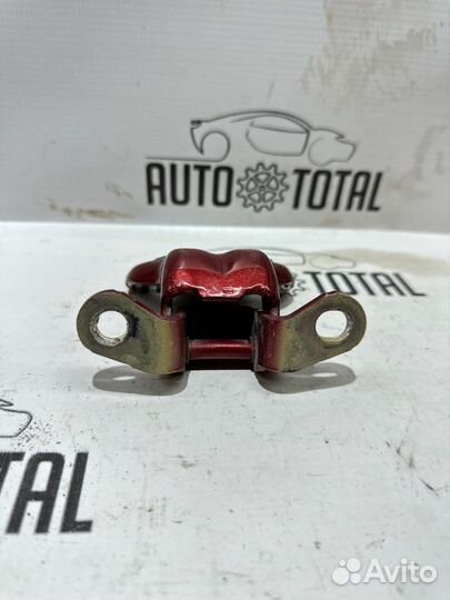 Петля двери нижняя задняя левая Chevrolet Lacetti