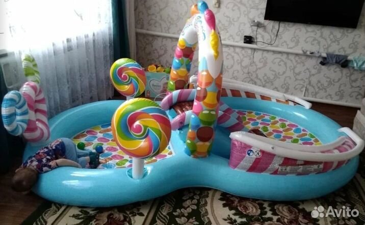 Надувной бассейн