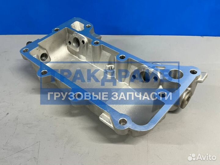 Крышка масляного радиатора Mercedes двигатель OM441 OM442