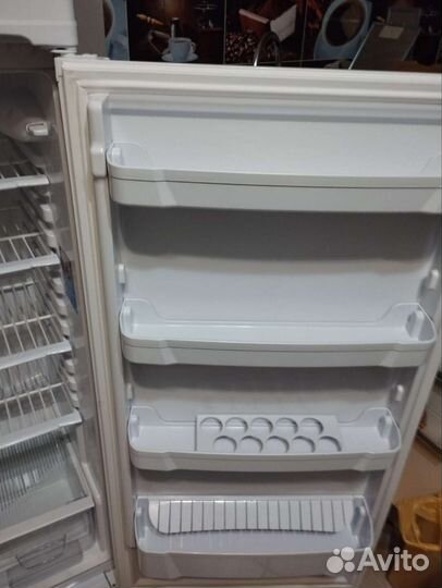 Холодильник бу indesit