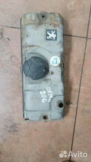 Клапанная крышка Peugeot 206