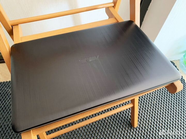 Ноутбук Asus 15.6 4 Ядра / SSD 256GB + Сумка, Мышк