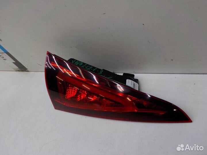 Фонарь задний левый внутренний Mercedes-Benz V167