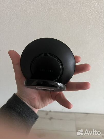 Без проводная зарядка для телефона фирма Samsung