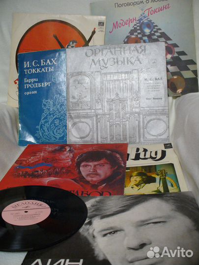 Большая коллекция пластинок (около 124 штук)