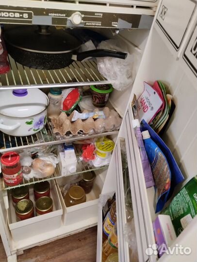 Холодильник не рабочий отдадим бесплатно