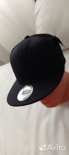 Бейсболка с прямым козырьком без лейбла