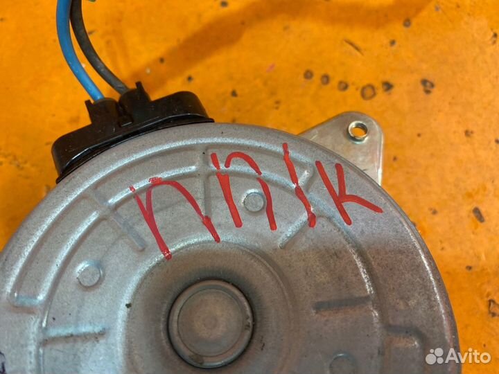 Мотор вентилятора правый Mitsubishi Outlander 3