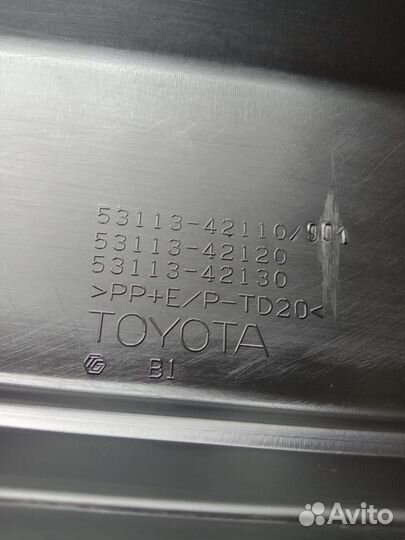 Решетка радиатора нижняя toyota RAV4 2018