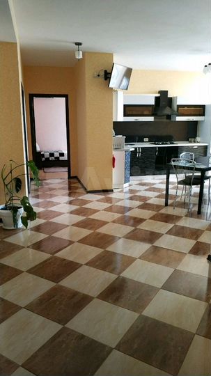 3-к. квартира, 82 м², 8/9 эт.