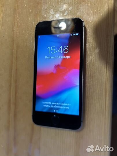 iPhone SE, 32 ГБ