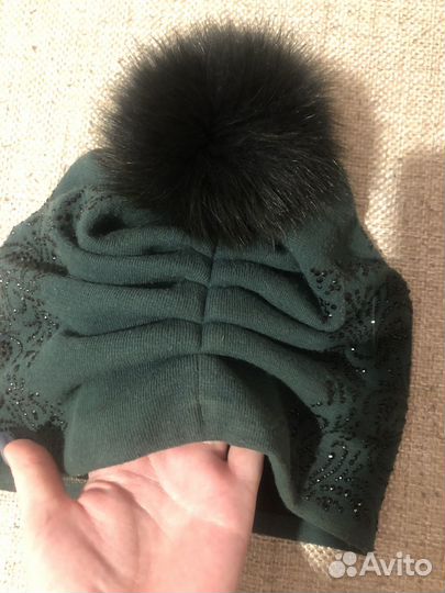 Шапка со стразами