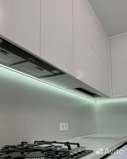 Современный кухонный гарнитур