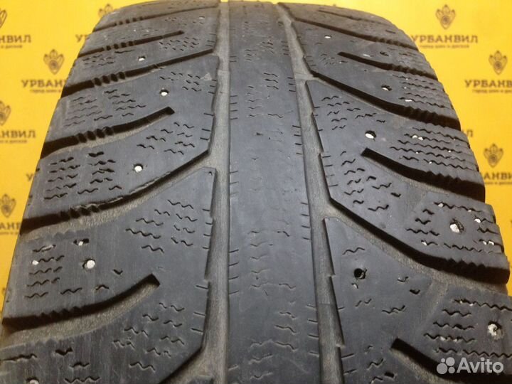 Bridgestone Ice Cruiser 7000 215/65 R16