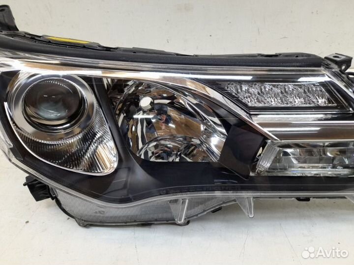 Фара правая Toyota Rav4 CA40 2012-2015