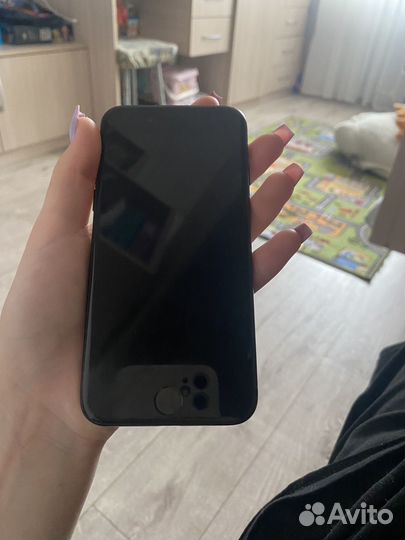 iPhone 7, 32 ГБ