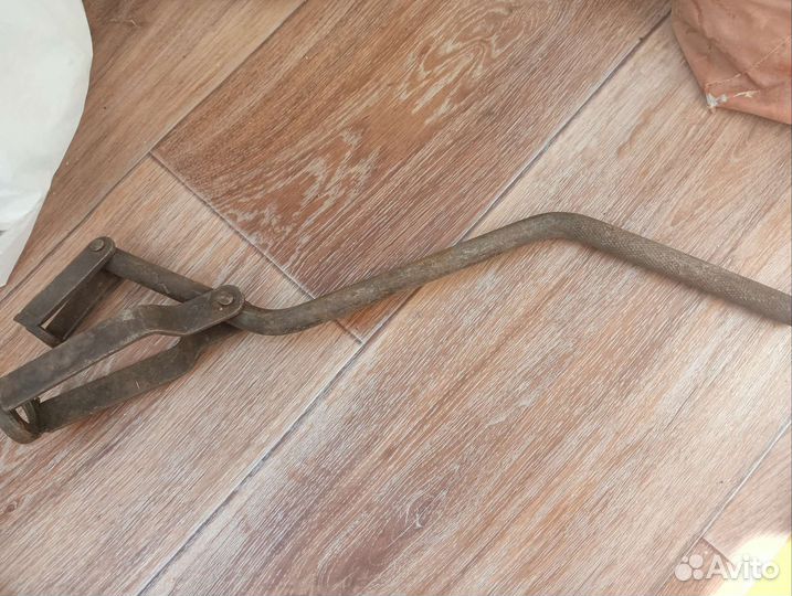 Инструмент для снятия маслосъемных колпачков