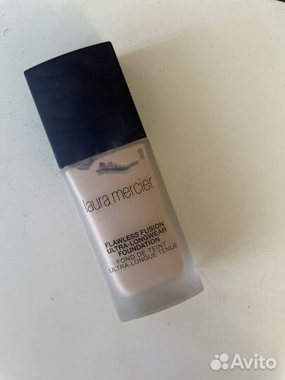 Тональный крем Laura mercier