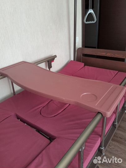 Кровать для лежачих больных с туалетом