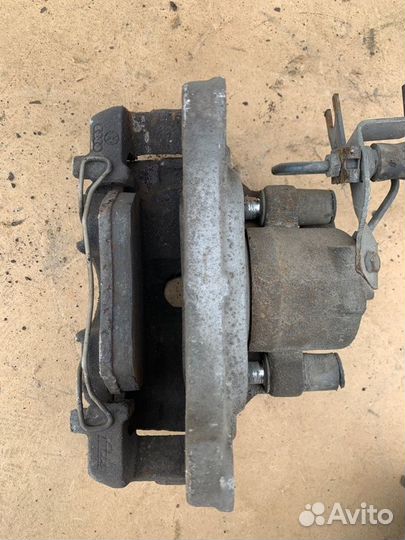 Суппорт передний правый Audi А6 C5 2001-2004