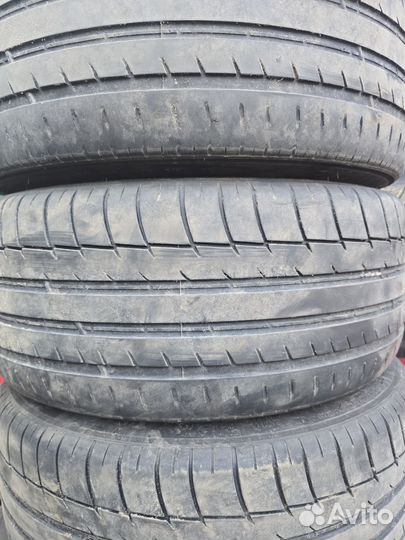 Triangle Sports TH201 235/40 R18 115ZR