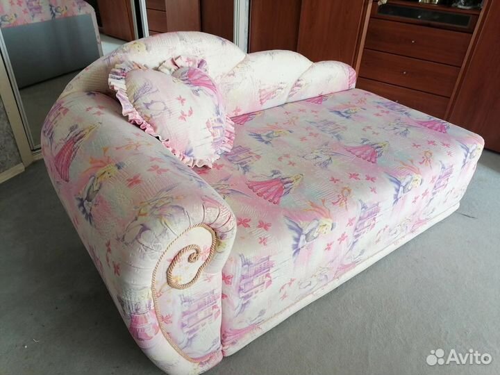 Диван-кровать для девочки